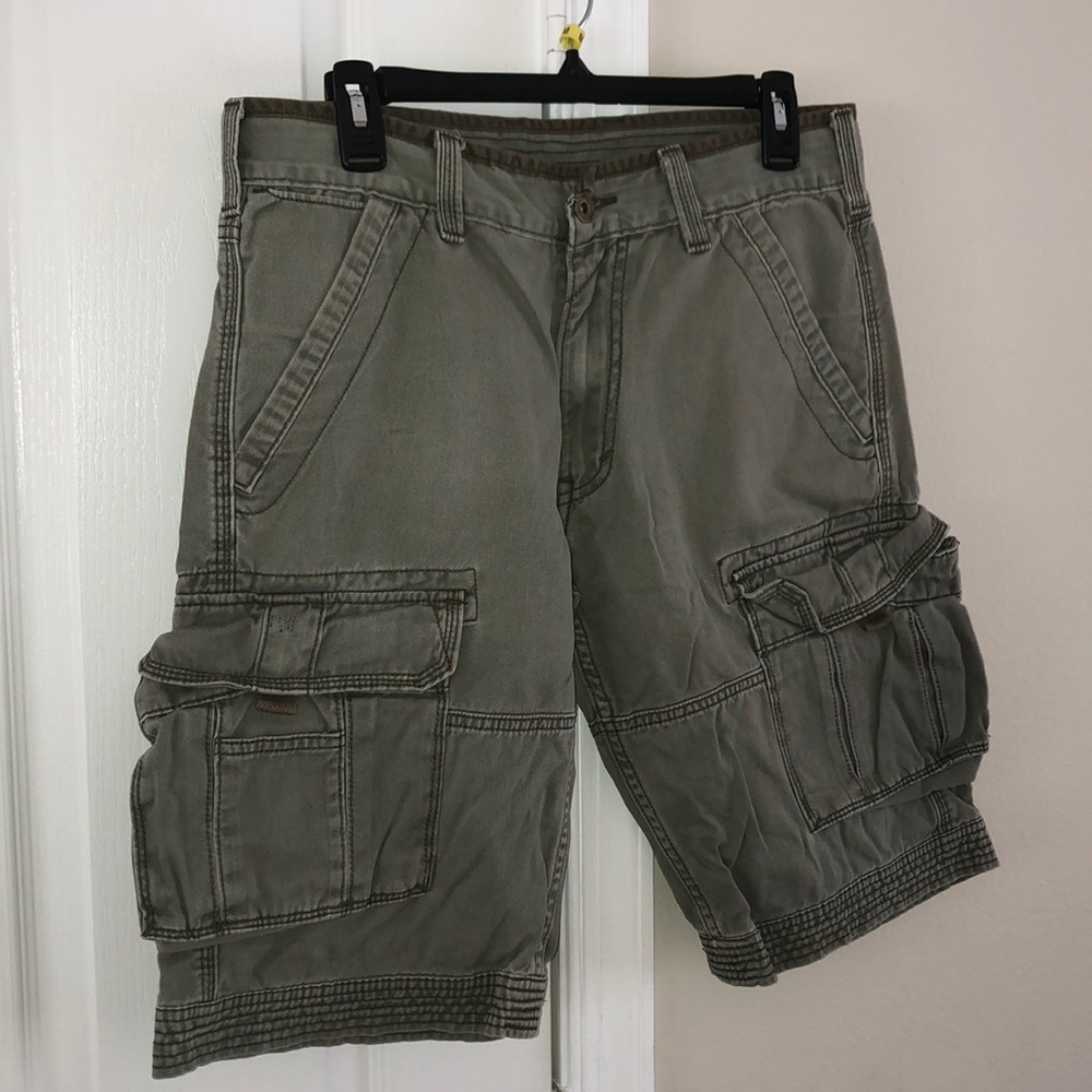 Men’s Vintage Style Levi Cargo Shorts